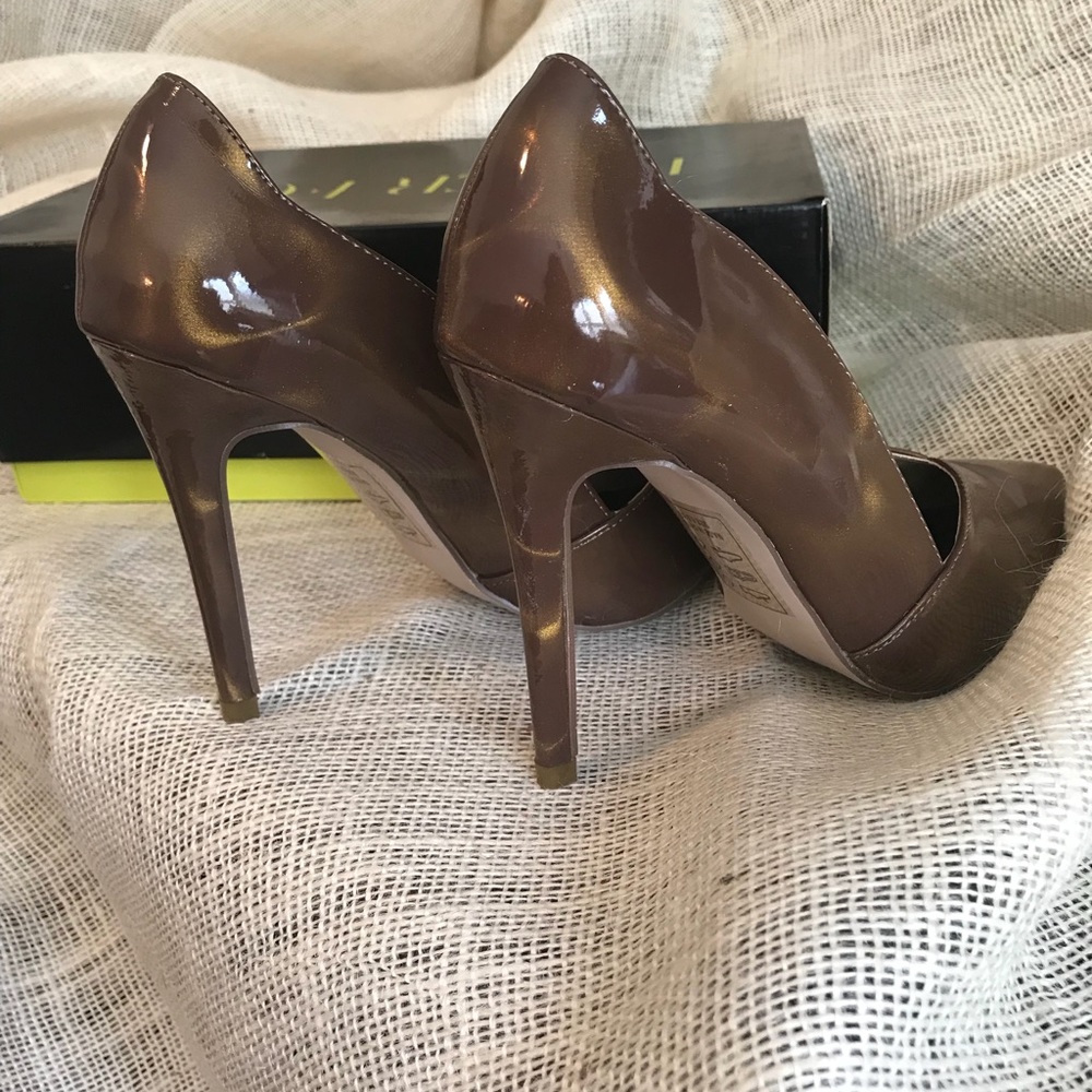 Caramel iridescent Pump
